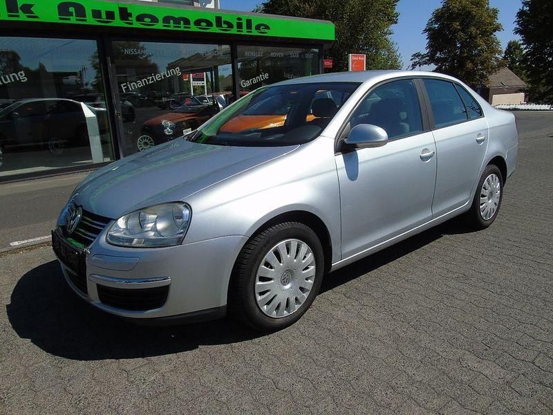 Silber Gebraucht 2006 VW Jetta Trendline Limousine | 3.990 € (Fairer Preis) - Bild 1/4