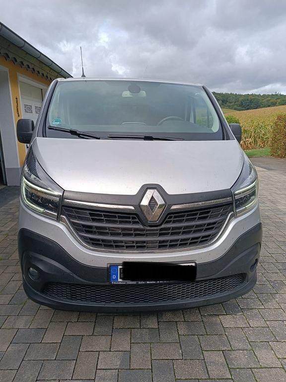 Grau Gebraucht 2020 Renault Trafic Van | 24.950 € (Fairer Preis) - Bild 1/4