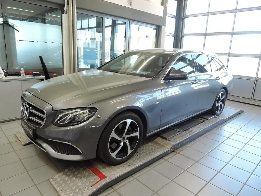 Usata Mercedes E220 Avantgarde 194 CV (142 kW) 2020 Grigio Station wagon