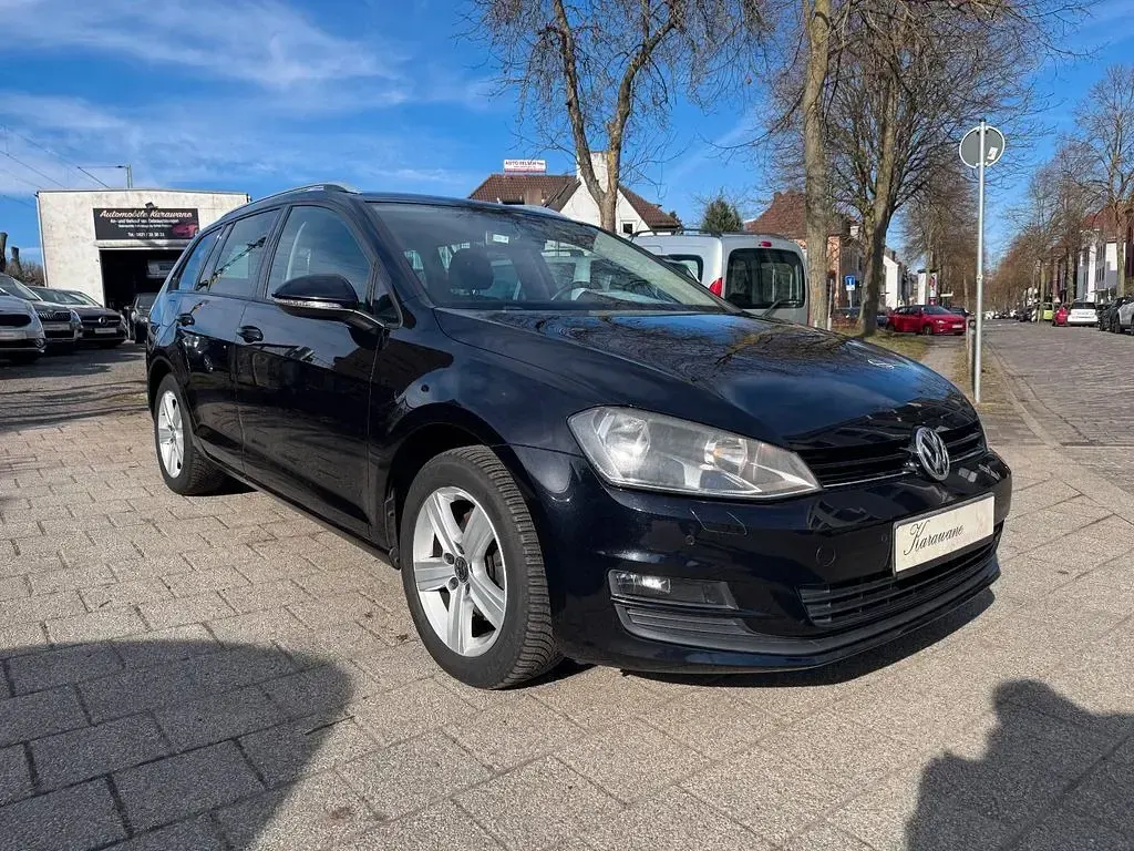Gebraucht VW Golf VII Comfortline 105 PS (77 kW) 2013 Deep black perleffekt Kombi