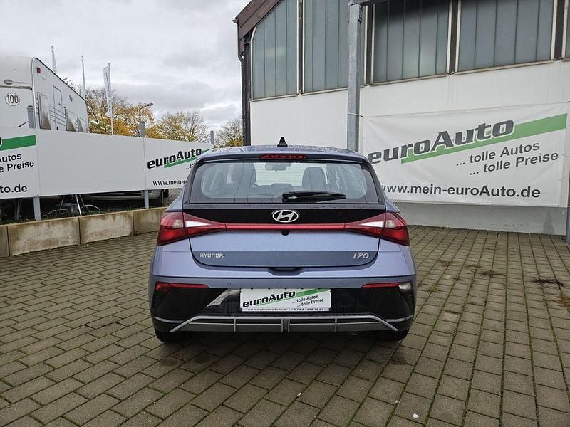 Neu Hyundai i20 Edition 101 PS (74 kW) 2025 Blau Limousine