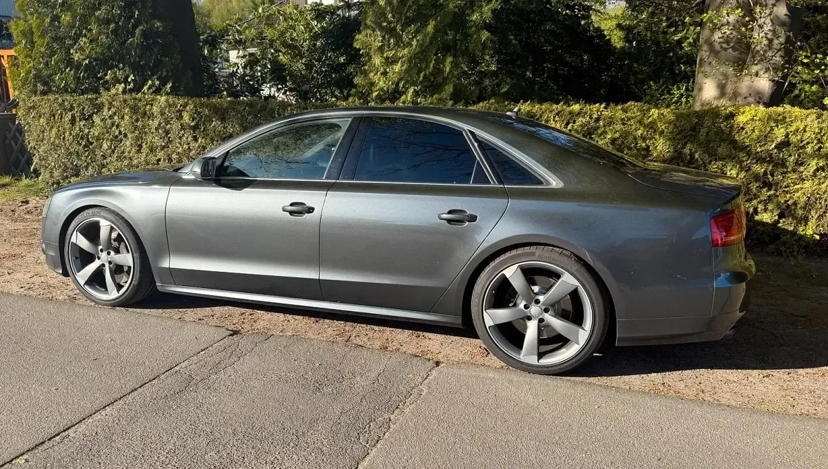Second-hand Audi S8 Ambiente 519 CP (381 kW) 2013 Gri Berlinǎ
