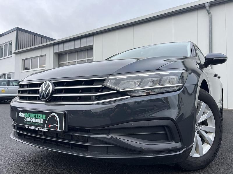 Schwarz Gebraucht 2021 VW Passat S Kombi | 18.460 € (Guter Preis) - Bild 1/4