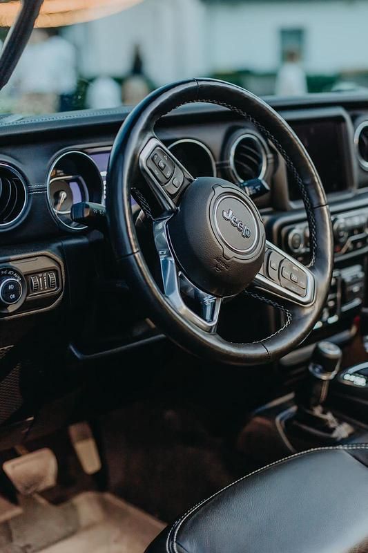 Gebraucht Jeep Wrangler Sahara 272 PS (200 kW) 2020 Schwarz SUV