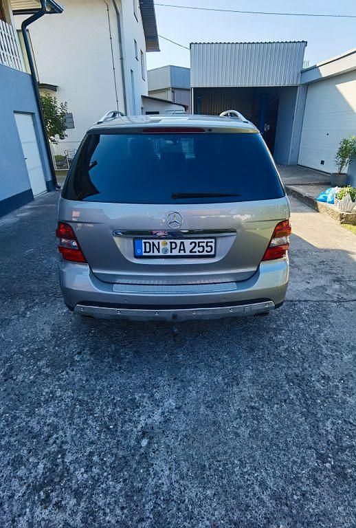 Gebraucht Mercedes ML320 224 PS (164 kW) 2007 Beige SUV