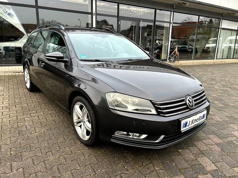 Grau Gebraucht 2010 VW Passat Kombi | 4.950 € (Fairer Preis) - Bild 1/4