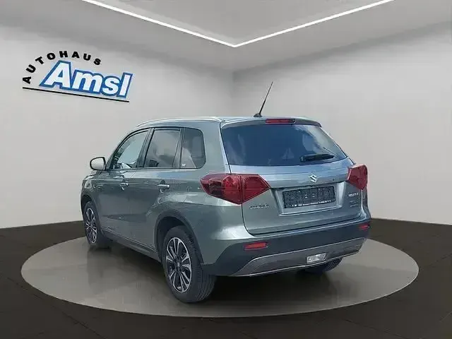 Gebraucht Suzuki Vitara Comfort+ 129 PS (94 kW) 2021 Grau SUV