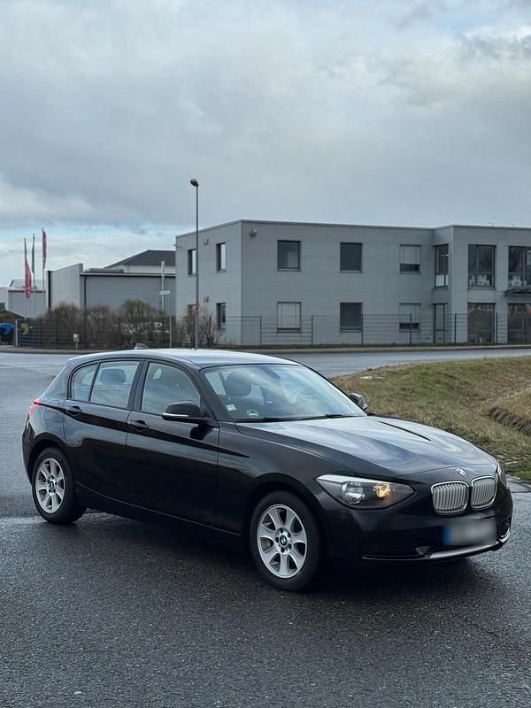 Gebraucht BMW 118 143 PS (105 kW) 2011 Schwarz Kleinwagen