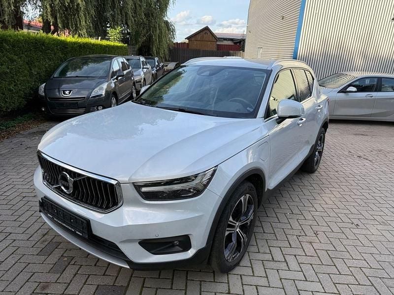 Silber Gebraucht 2020 Volvo XC40 Inscription SUV | 25.900 € (Fairer Preis) - Bild 1/4