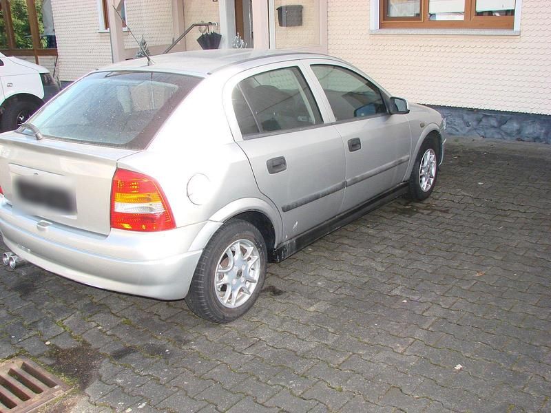 Gebraucht Opel Astra 75 PS (55 kW) 1998 Limousine