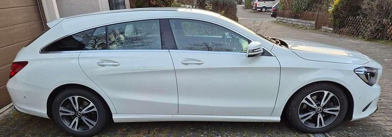 Gebraucht Mercedes CLA200 Shooting Brake 156 PS (114 kW) 2017 Weiß Kombi