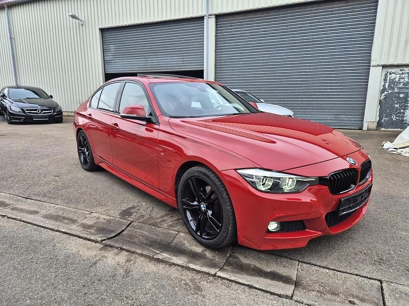 Second-hand BMW 330 Performance 258 CP (189 kW) 2018 Roșu Berlinǎ