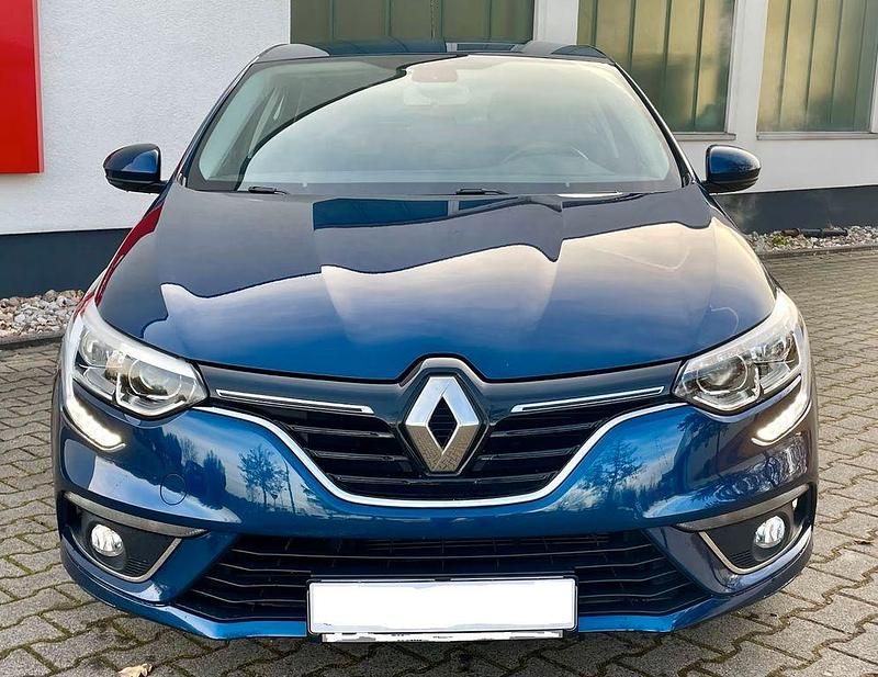 Gebraucht Renault Mégane IV Intens 132 PS (97 kW) 2017 Blau Limousine