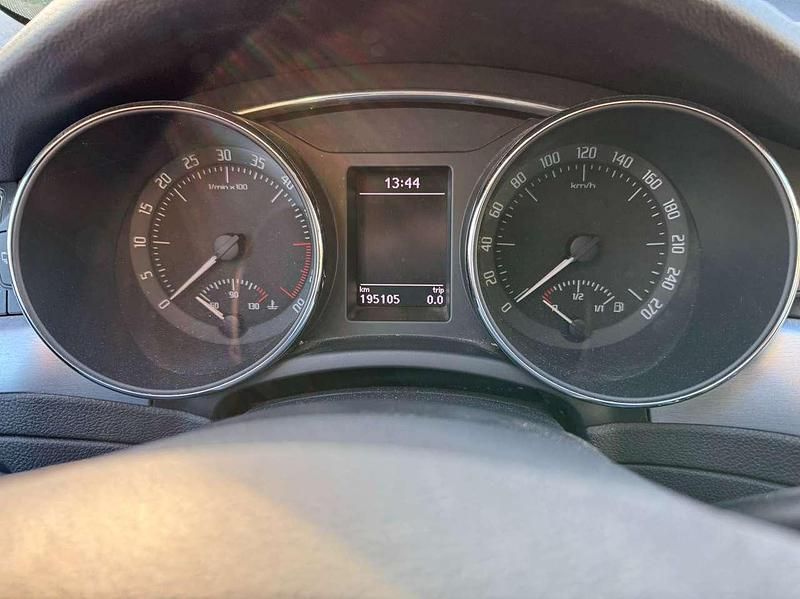 Gebraucht Skoda Superb Ambition 170 PS (125 kW) 2013 Schwarz Kombi