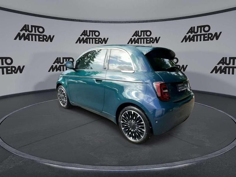 Neu Fiat 500e La Prima 86 kW (118 PS) 2026 Colore esterno (ozean grün) Limousine