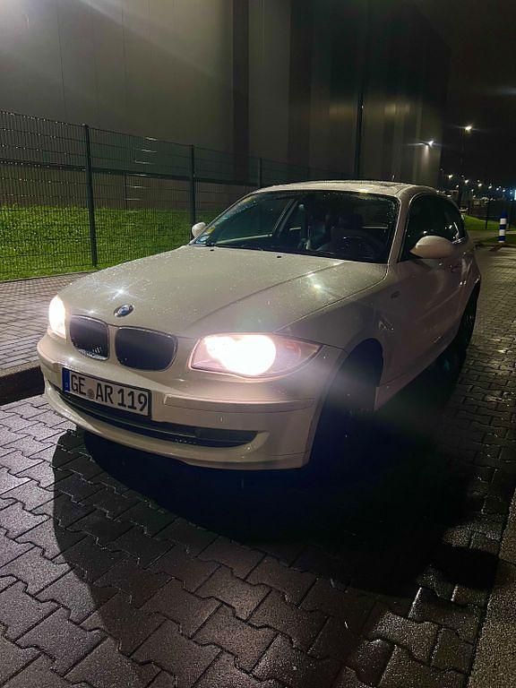 Gebraucht BMW 118 143 PS (105 kW) 2007 Weiß Kleinwagen