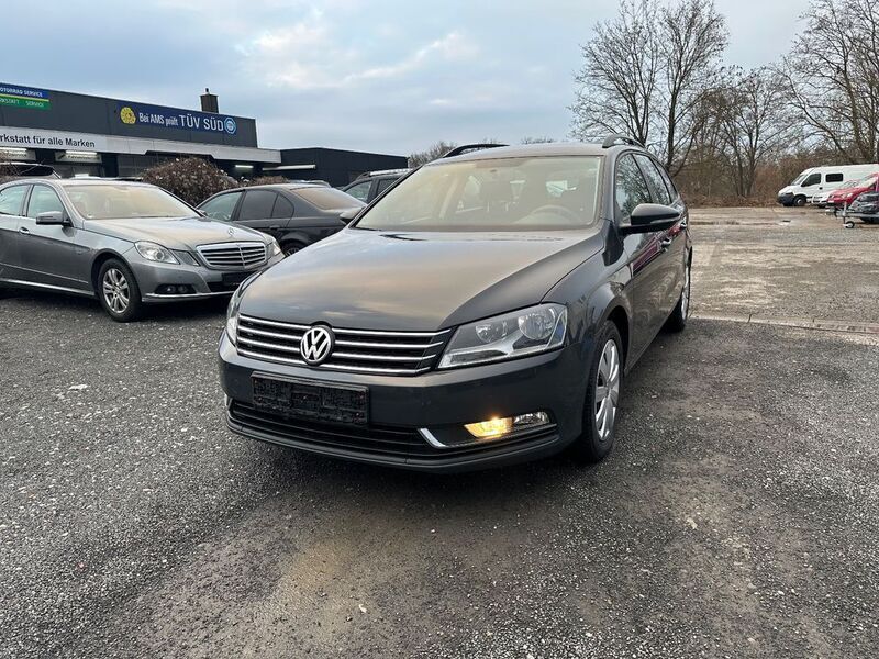 Grau Gebraucht 2014 VW Passat Kombi | 8.499 € (Fairer Preis) - Bild 1/4