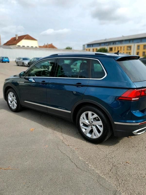 Blau Gebraucht 2022 VW Tiguan Elegance SUV | 34.000 € (Teuer) - Bild 1/4