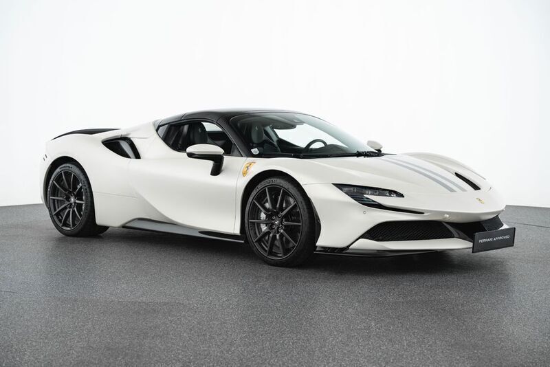 Gebraucht Ferrari SF90 2022 Weiß Cabrio