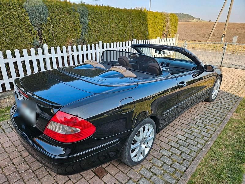 Gebraucht Mercedes CLK350 272 PS (200 kW) 2005 Schwarz Cabrio