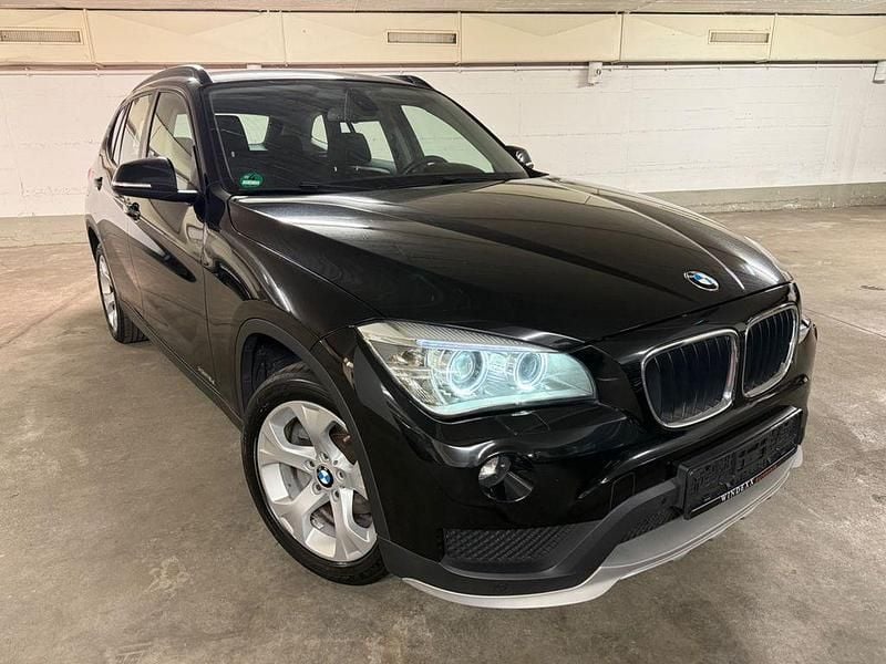 Saphirschwarz Gebraucht 2015 BMW X1 SUV | 9.100 € (Guter Preis) - Bild 1/4