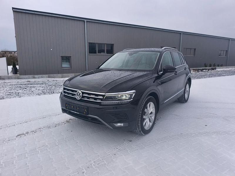 Schwarz Gebraucht 2017 VW Tiguan Highline SUV | 20.999 € (Etwas zu teuer) - Bild 1/4
