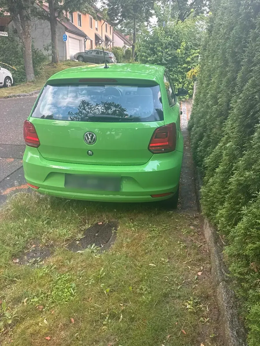 Gebraucht VW Polo 70 PS (51 kW) 2017 Grün Kleinwagen