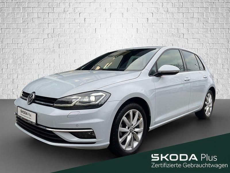 Silber Gebraucht 2017 VW Golf VII Highline Limousine | 15.980 € (Fairer Preis) - Bild 1/4