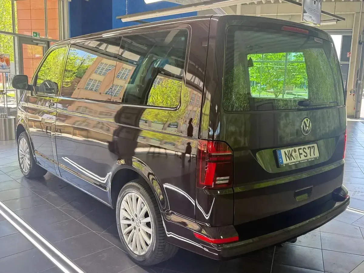 Second-hand VW T5 140 CP (102 kW) 2014 Negru Van