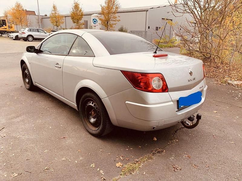 Silber Gebraucht 2006 Renault Mégane Cabriolet Exception Cabrio | 2.750 € (Fairer Preis) - Bild 1/4