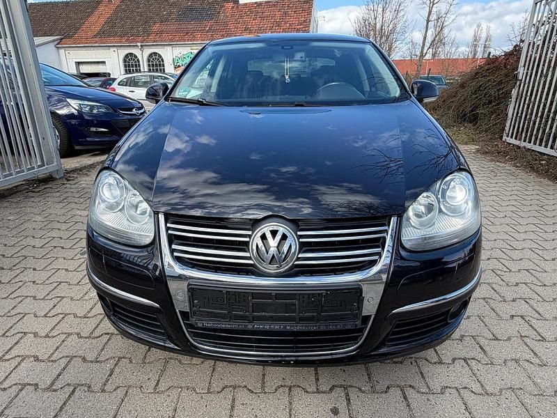 Gebraucht VW Jetta 122 PS (89 kW) 2010 Limousine