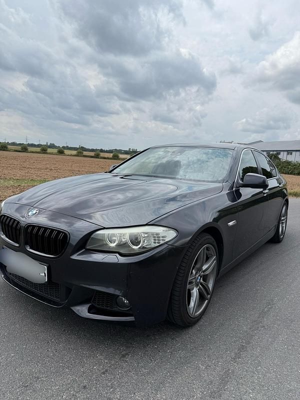 Gebraucht BMW 520 184 PS (135 kW) 2012 Grau Limousine