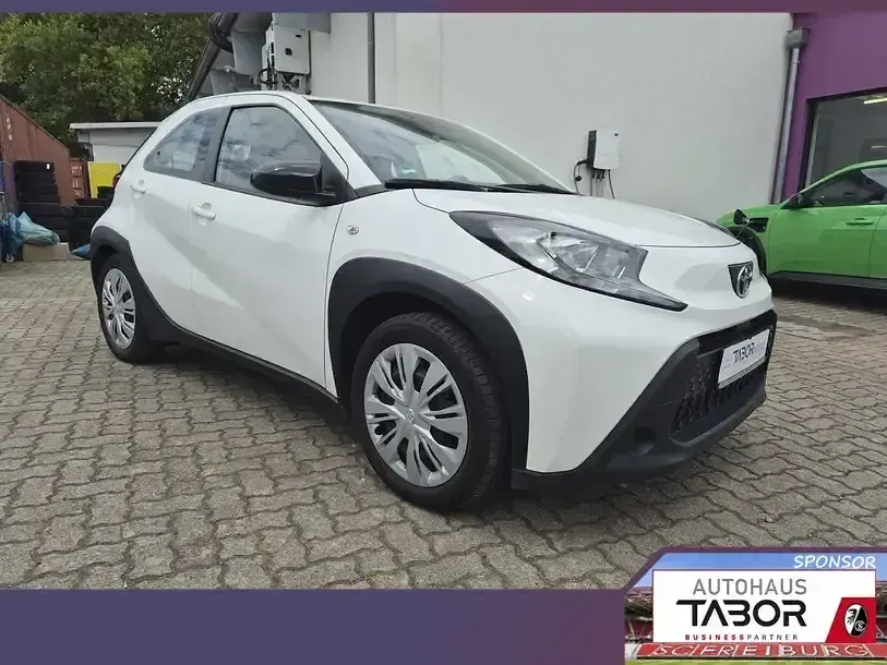 Gebraucht Toyota Aygo X 72 PS (52 kW) 2023 Weiss SUV