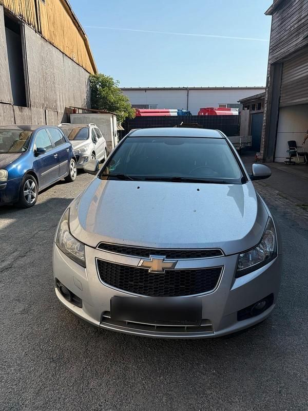 Silber Gebraucht 2012 Chevrolet Cruze Limousine | 2.000 € (Superpreis) - Bild 1/4