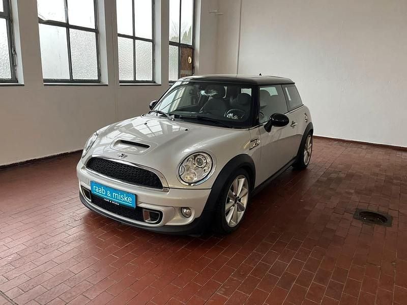 Silber Gebraucht 2014 Mini Cooper SD Kleinwagen | 8.490 € (Guter Preis) - Bild 1/4