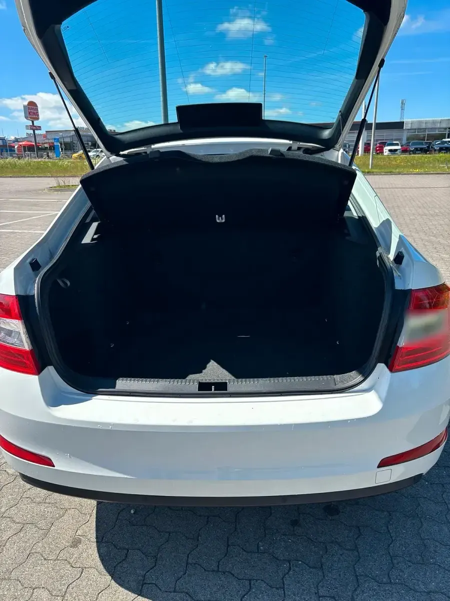 Gebraucht Skoda Octavia 140 PS (102 kW) 2014 Weiß Kombi