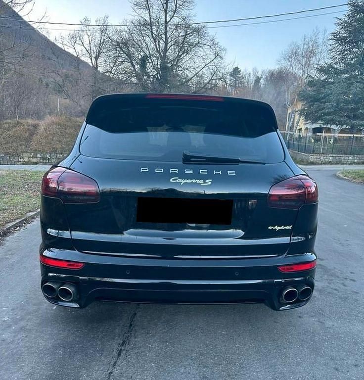 Gebraucht Porsche Cayenne S E-Hybrid 333 PS (244 kW) 2016 Schwarz SUV