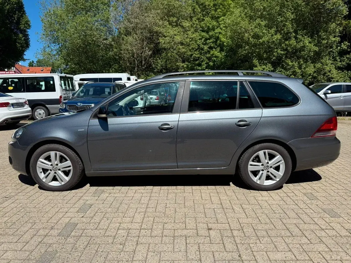 Gebraucht VW Golf VII Match 105 PS (77 kW) 2013 Grau Kombi