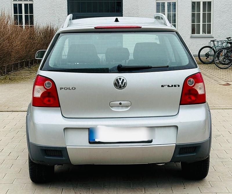 Silber Gebraucht 2005 VW Polo Cross Kleinwagen | 1.200 € (Guter Preis) - Bild 1/4