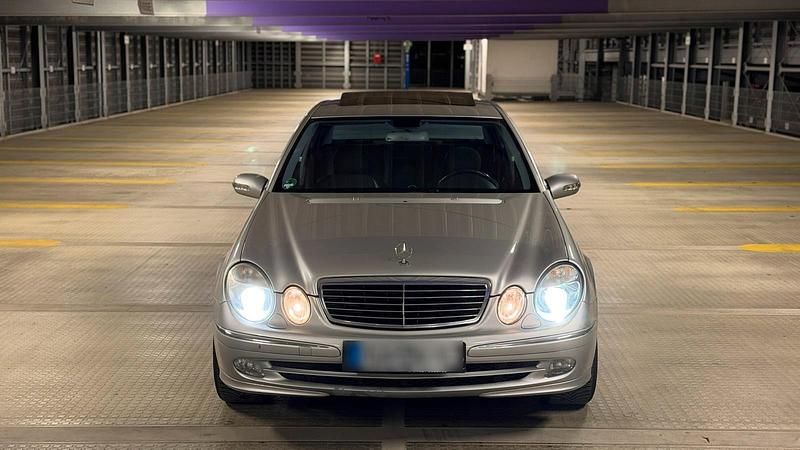 Gebraucht Mercedes E320 224 PS (164 kW) 2003 Silber Limousine