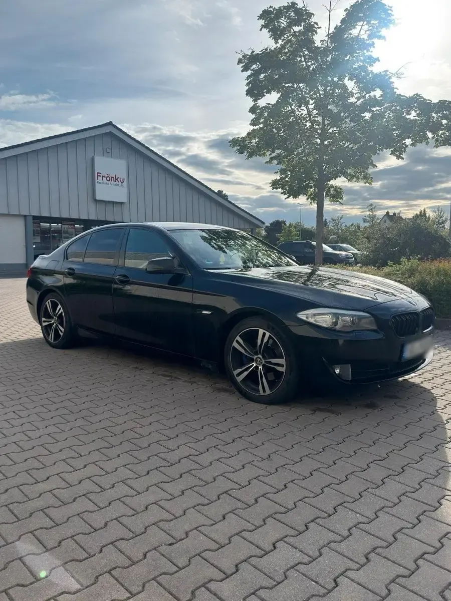 Gebraucht BMW 520 M Sport 184 PS (135 kW) 2012 Schwarz Limousine