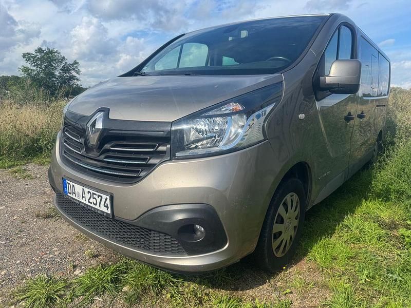 Braun Gebraucht 2017 Renault Trafic Van | 19.999 € (Teuer) - Bild 1/4