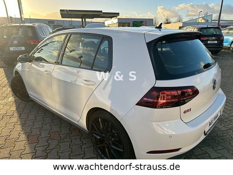 Gebraucht VW Golf VII GTI 245 PS (180 kW) 2019 Weiß Limousine