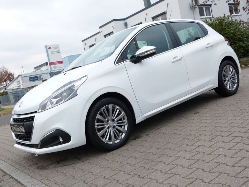 Weiß Gebraucht 2019 Peugeot 208 Allure Kleinwagen | 11.990 € (Guter Preis) - Bild 1/4