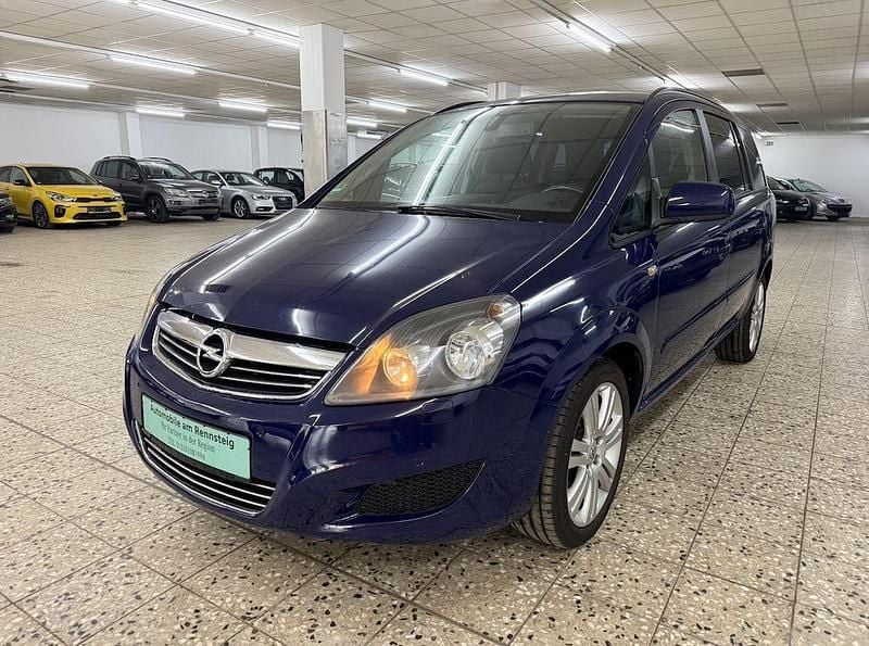 Grau Gebraucht 2013 Opel Zafira Family Van / Kleinbus | 3.498 € (Guter Preis) - Bild 1/4