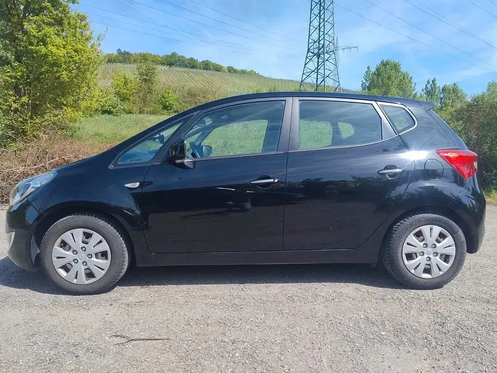 Gebraucht Hyundai ix20 Comfort 90 PS (66 kW) 2013 Schwarz Kleinwagen