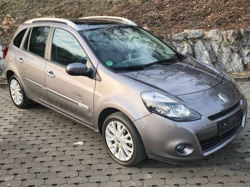 Grau Gebraucht 2010 Renault Clio II Luxe Limousine | 6.799 € (Teuer) - Bild 1/4