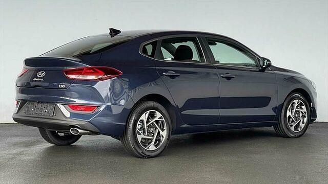 Gebraucht Hyundai i30 140 PS (102 kW) 2024 Blau Kombi