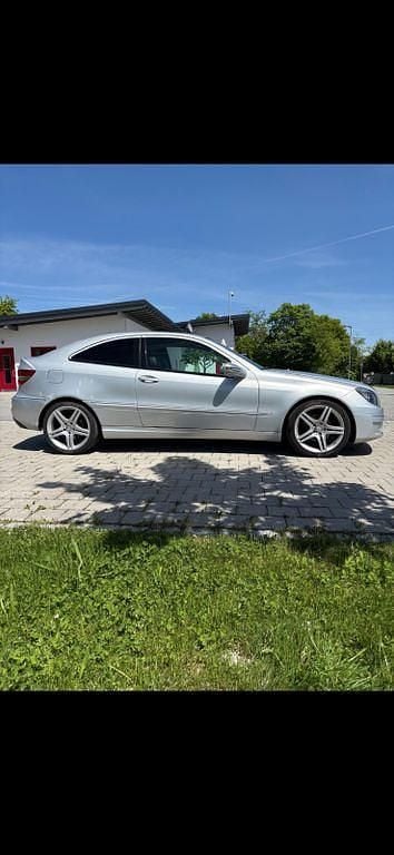 Gebraucht Mercedes CLC180 143 PS (105 kW) 2010 Silber Kleinwagen