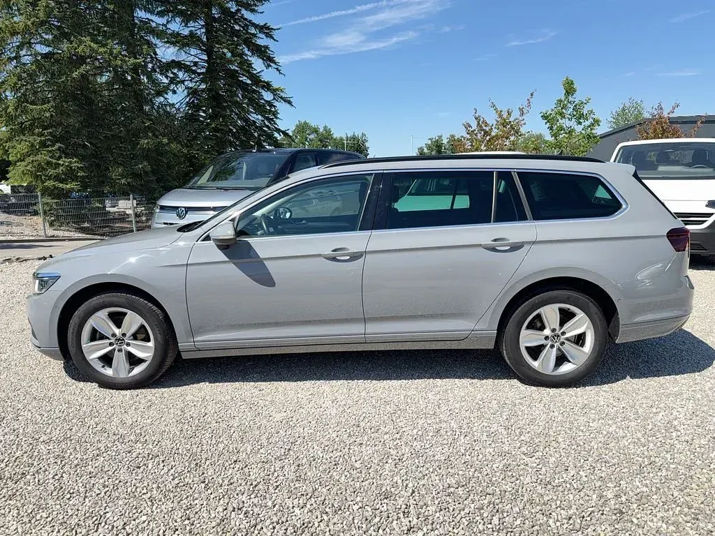 Gebraucht VW Passat Business 200 PS (147 kW) 2023 Mondsteingrau Kombi